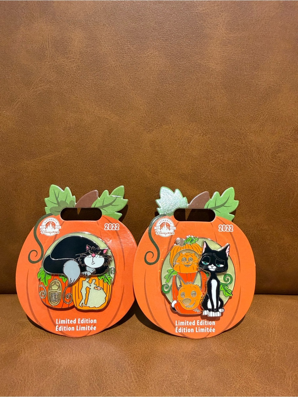 2022 Disney Limited Edition 4000 Halloween Pins - Picture 1 of 3